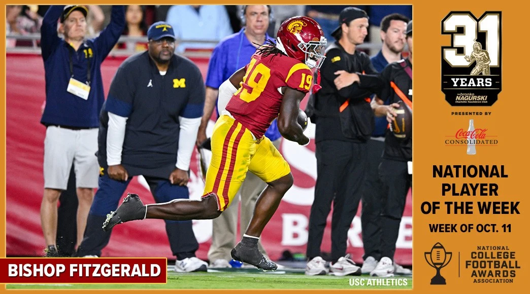 Bishop Fitzgerald runs with the football in a USC uniform, receiving accolades as National Player of the Week for the week of October 11.